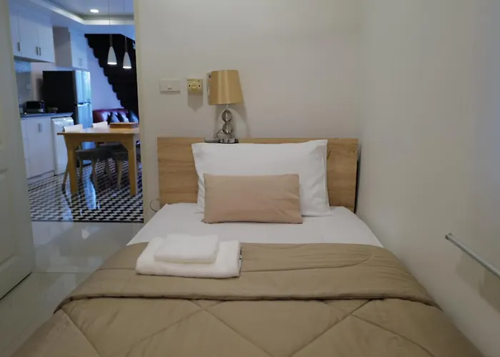 Cozy And Convenient Bangna House Apartment